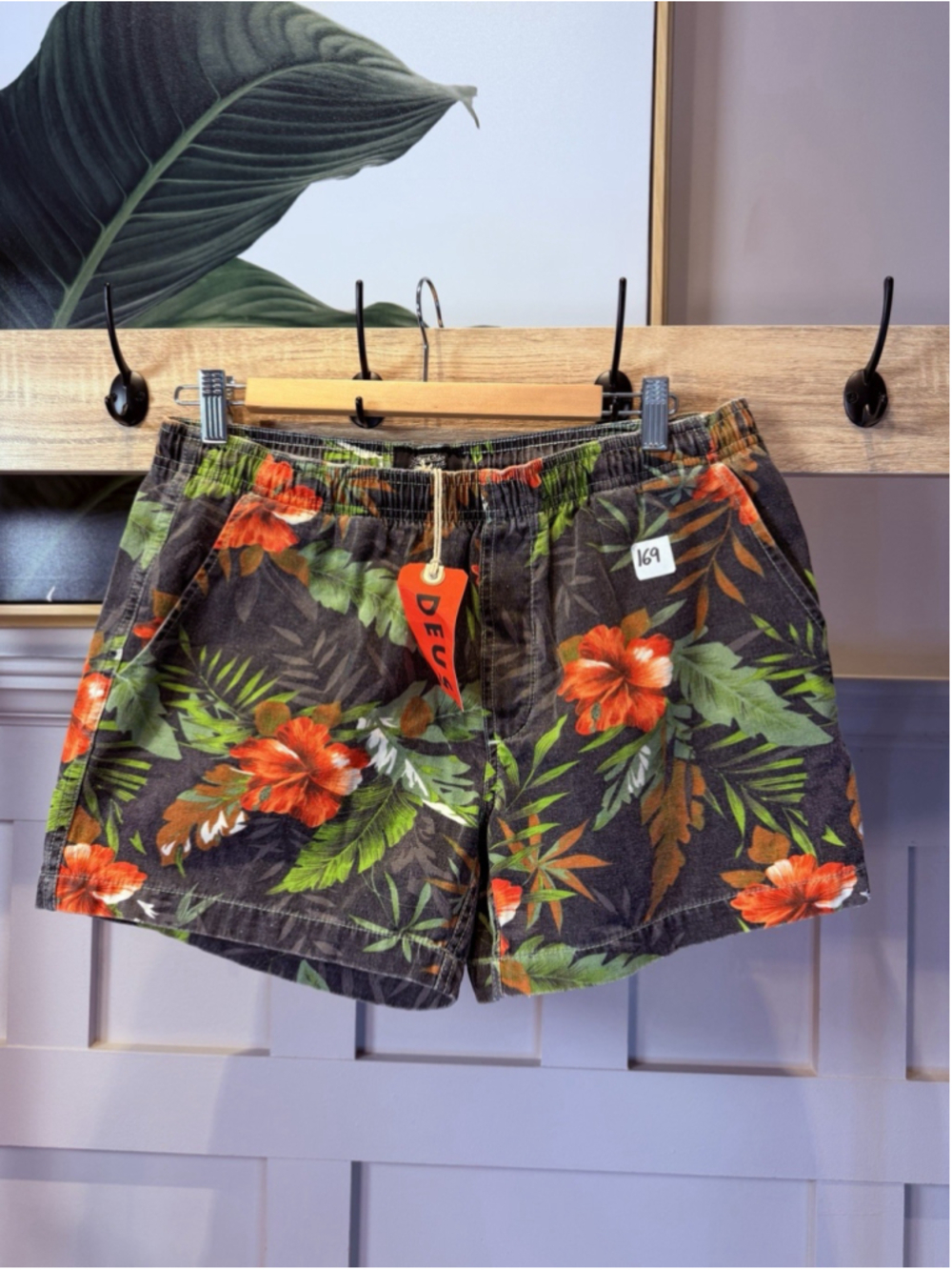 NWT Deus Ex Machina Palms Havana Floral Board Shorts M tropical hibiscus